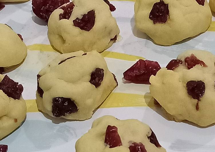Cranberry butter cookies