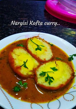 A picture of Nargisi Kofta Curry.