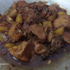 รูปของ Semur ayam kentang