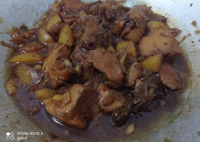 Cara membuat Semur ayam kentang Cara membuat Semur ayam kentang