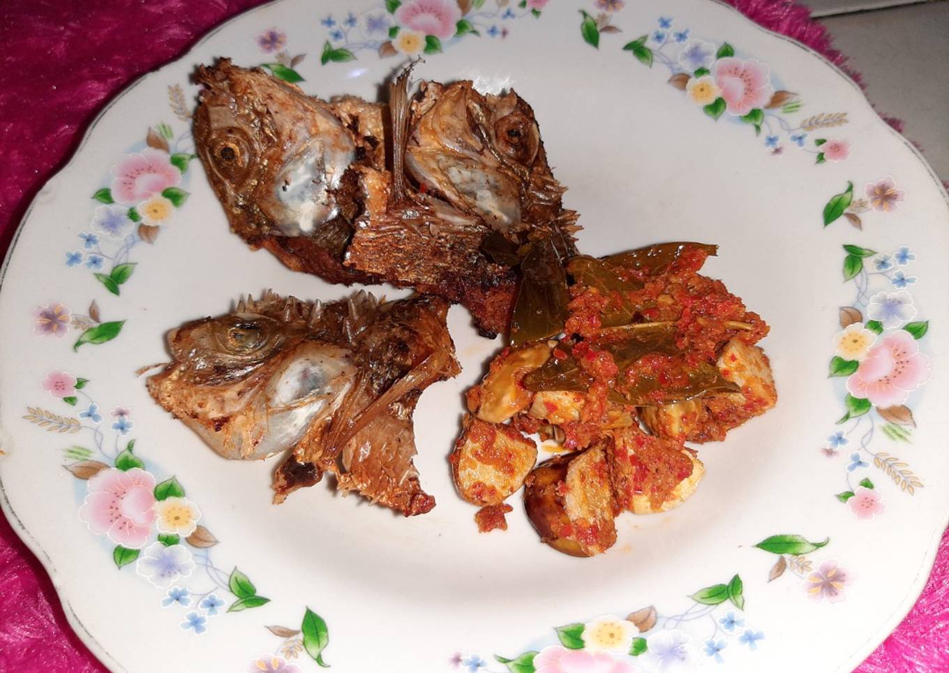 Ikan mujair dan jengkol muda balado