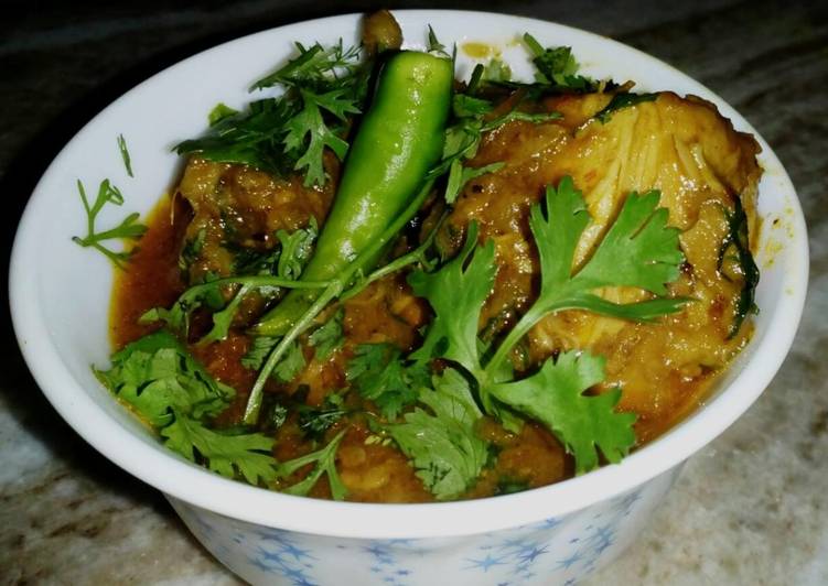 How to Make Any-night-of-the-week Bengali chicken curry