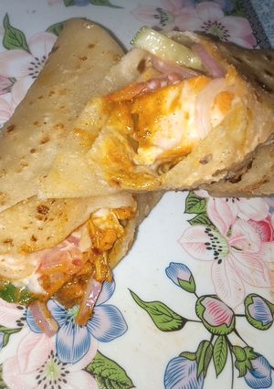 A picture of Boti roll paratha😋بوٹی رول پراٹھا😋.