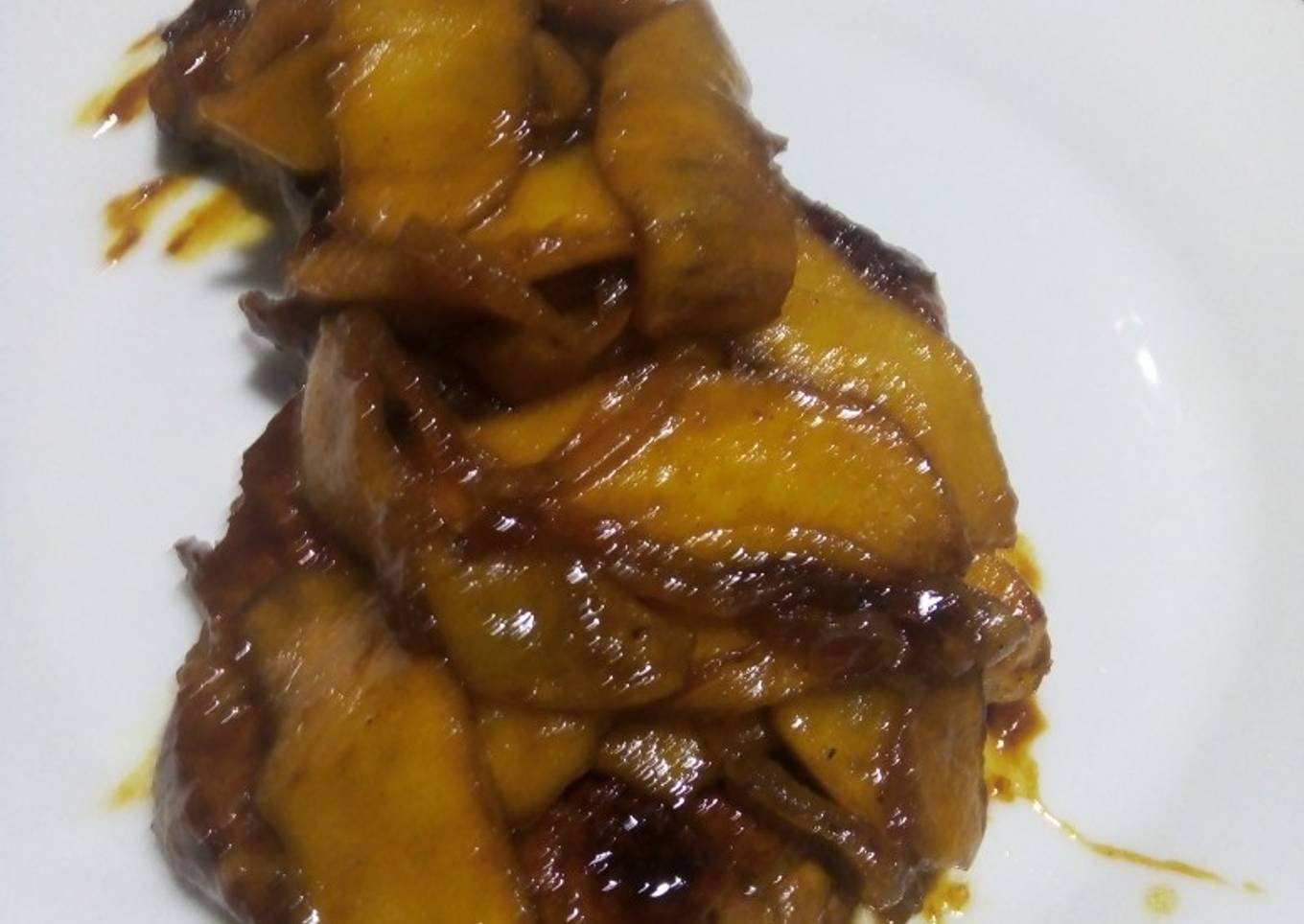 Cerdo agridulce con manzana caramelizada y cebolla