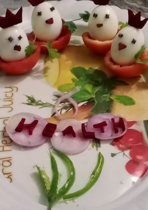 हेल्दी एग सलाद (Healthy Egg Salad recipe in Hindi) रेसिपी मुख्य फोटो