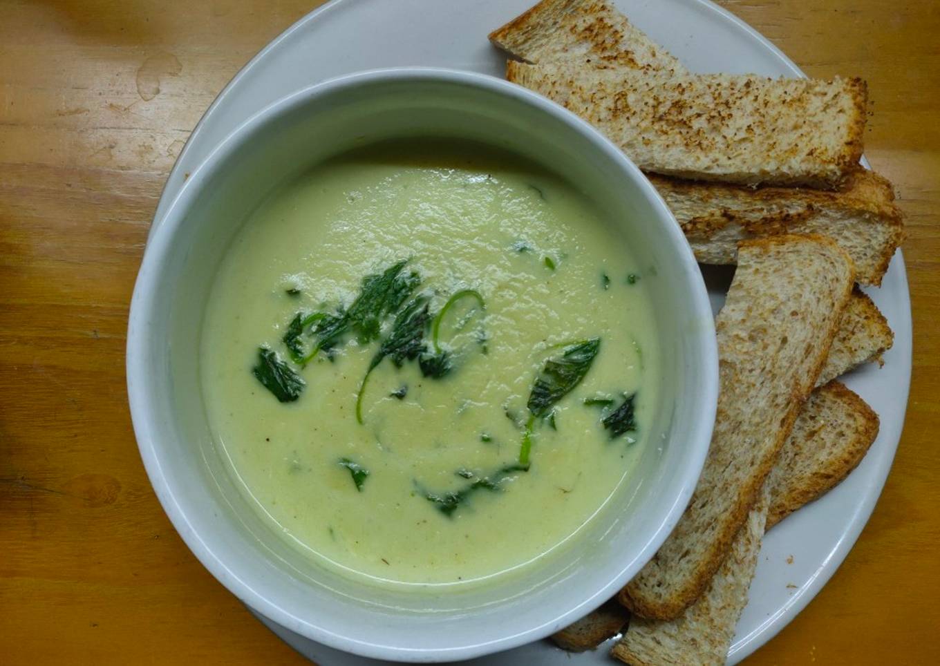Creamy Spinach / Bayam Creamy (dengan Roti Gandum Panggang)