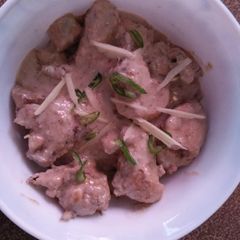 A picture of White Chicken karahi.