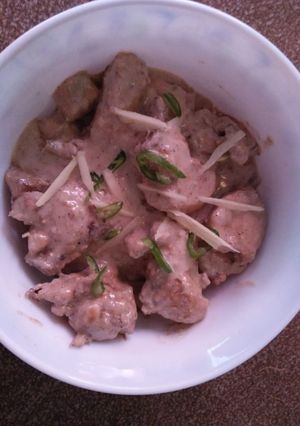 A picture of White Chicken karahi.