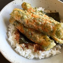 A picture of Chikuwa Tempura Rice Bowl.