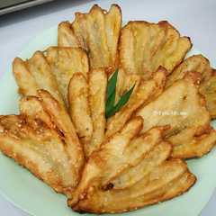 A picture of Pisang Goreng Wijen.