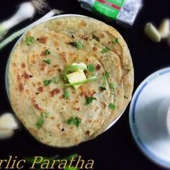 A picture of Garlic khasta paratha.