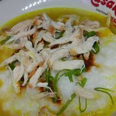 รูปของ Bubur ayam kuah kuning