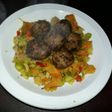 Albóndigas de quinoa sobre panaché de verduras
