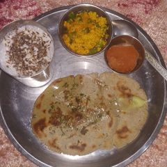 A picture of Bajra roti with malai mirchi.