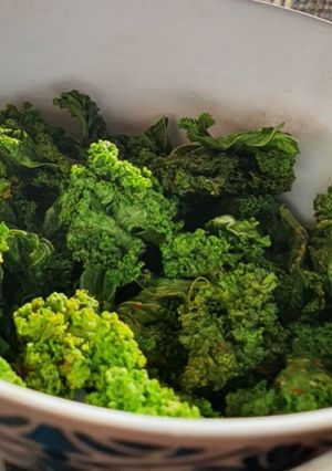 Una foto de Chips de Kale