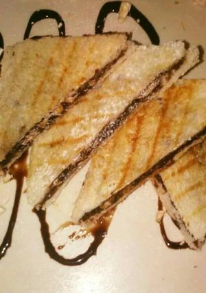 A picture of Chocolate sandwich.