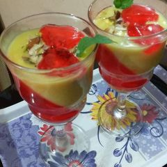 A picture of Mango custard Jello.