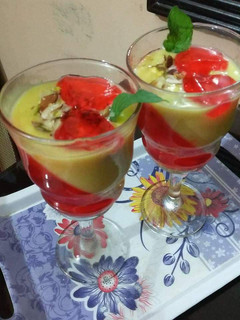 A picture of Mango custard Jello.