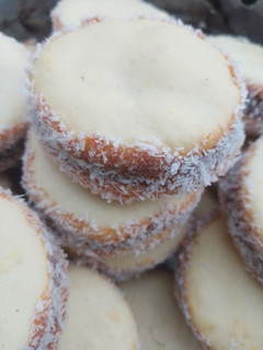 Una foto de Alfajores de maicena económicos y riquísimos