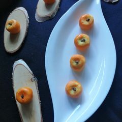 A picture of Khoya kesar peda.