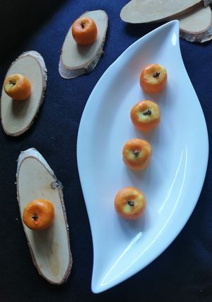 A picture of Khoya kesar peda.