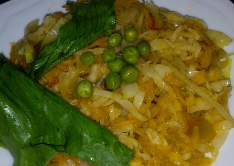 Steps to Prepare Favorite Fried cabbage with carrots