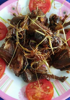 Hình của món Chim cút rô ti.