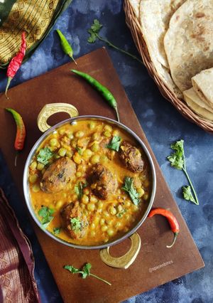 લીલવા મુઠીયા નું શાક(Lilva Muthiya Shaak Recipe in Gujarati) રેસીપી મુખ્ય ફોટો