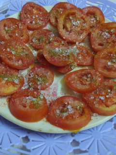 ટોમેટો ચાટ"(Tomato Chaat Recipe in Gujarati) રેસીપી મુખ્ય ફોટો