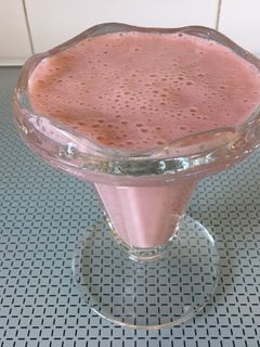 Una foto de 147. Batido de fresas y plátano