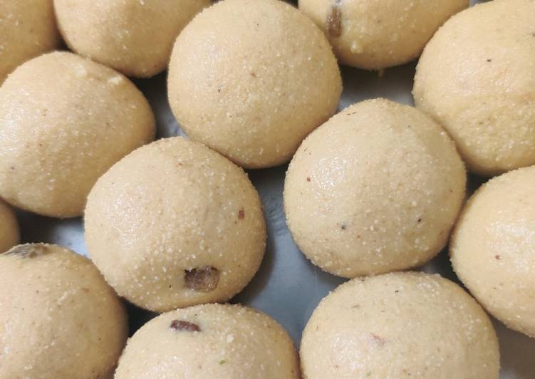 Rava laddoo with besan