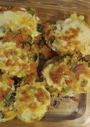 Una foto de Papas rellenas y gratinadas al microondas. (Receta lacto vegetariana)