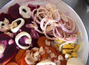 Una foto de Ensalada de remolacha y zanahoria