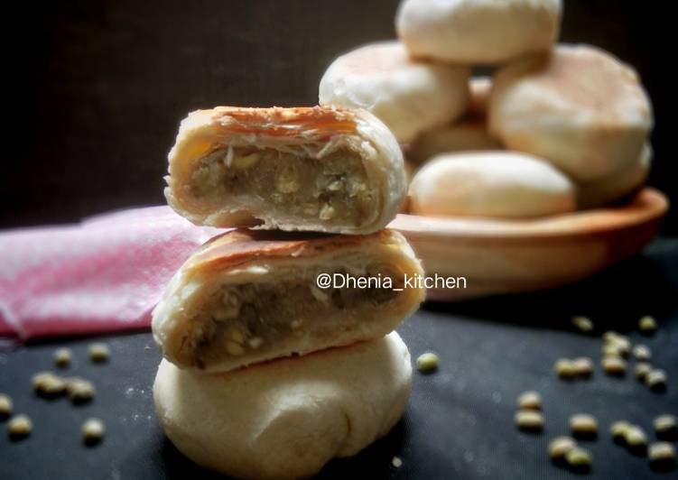 Bakpia isi kacang hijau