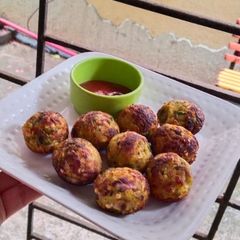 A picture of Corn cheese bomb.