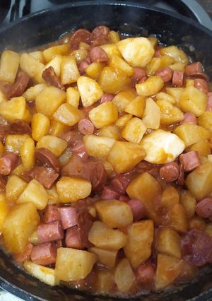 Una foto de Guiso de patatas con salchichas frankfurt