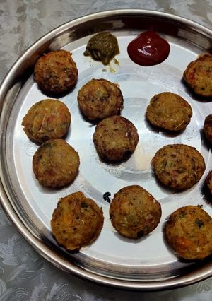A picture of Vegetable Appam.