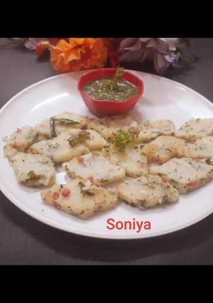 सूजी बाइट्स (sooji bites recipe in Hdi) रेसिपी मुख्य फोटो