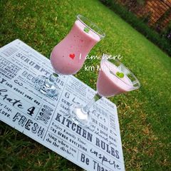 A picture of Strawberry smoothie.