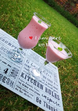 A picture of Strawberry smoothie.