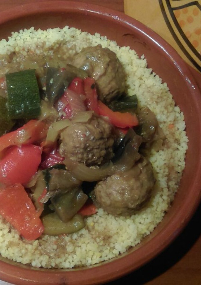 Una foto de Cous-cous con albóndigas de cordero