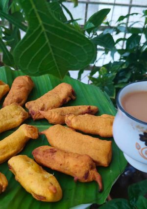 A picture of Ethakka Appam (Banana Fritters).