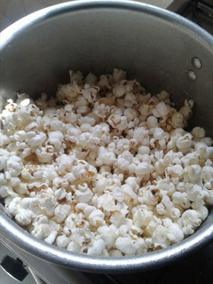 A picture of Home made popcorn.