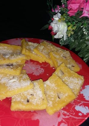 A picture of Mango  coconut barfi.
