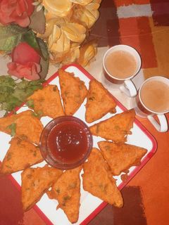 बेसन के ब्रेड पकौड़े (besan ke bread pakode recipe in Hindi) रेसिपी मुख्य फोटो
