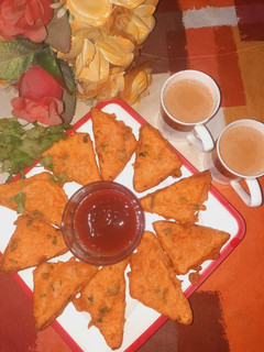 बेसन के ब्रेड पकौड़े (besan ke bread pakode recipe in Hindi) रेसिपी मुख्य फोटो