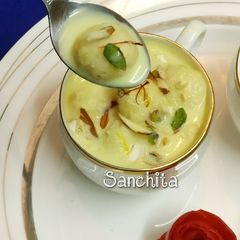 A picture of Butterscotch Custard flavoured Angoori Rasmalai.