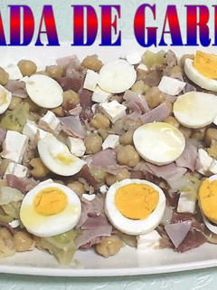 Una foto de Ensalada de garbanzos (rápida)