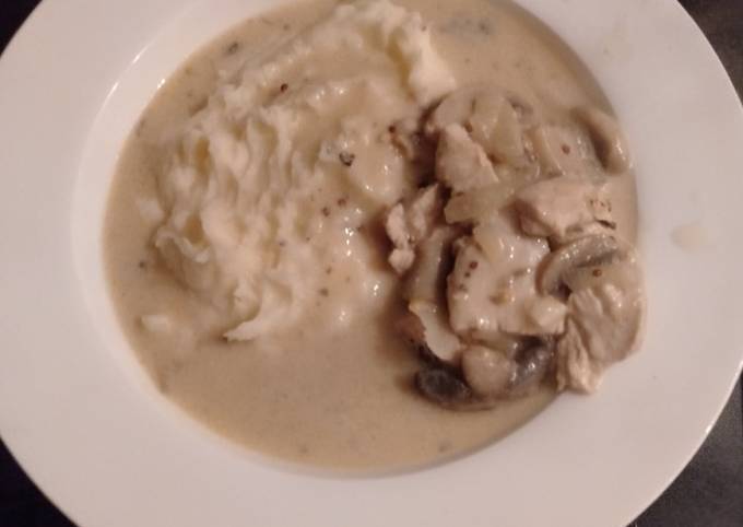 Easiest Way to Prepare Homemade Chicken Stroganoff