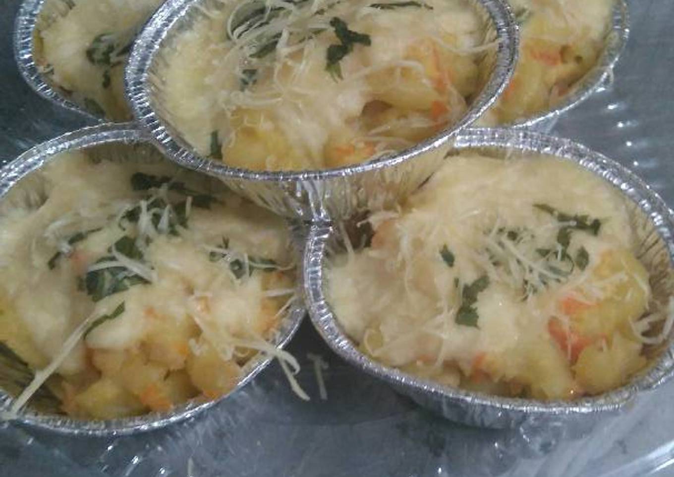 Cheesy macaroni schotel